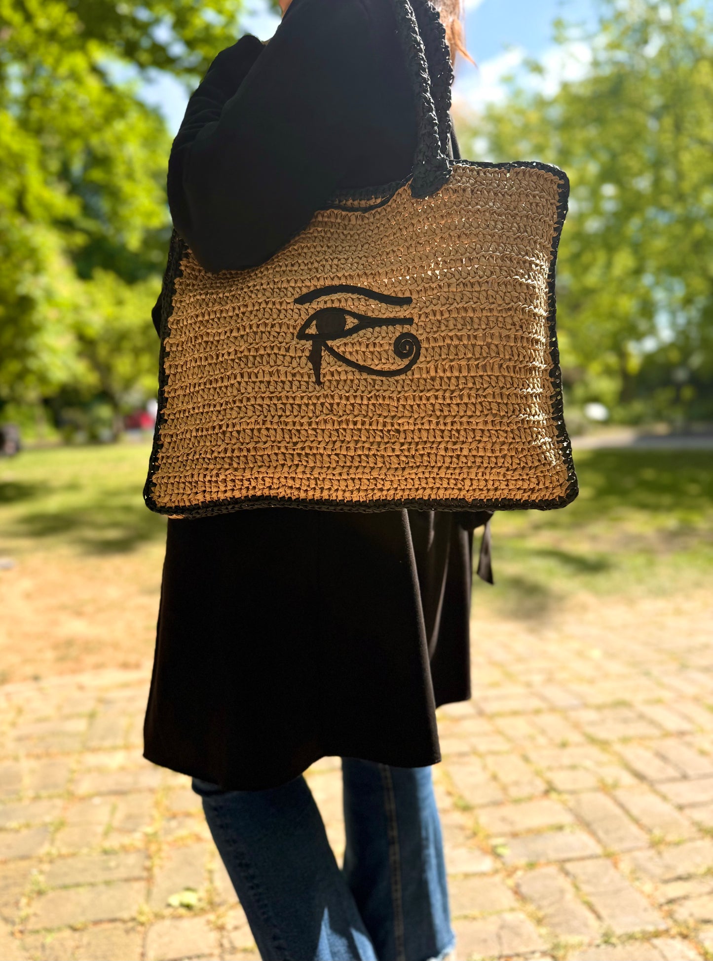 Magic Eye Rafia Bag